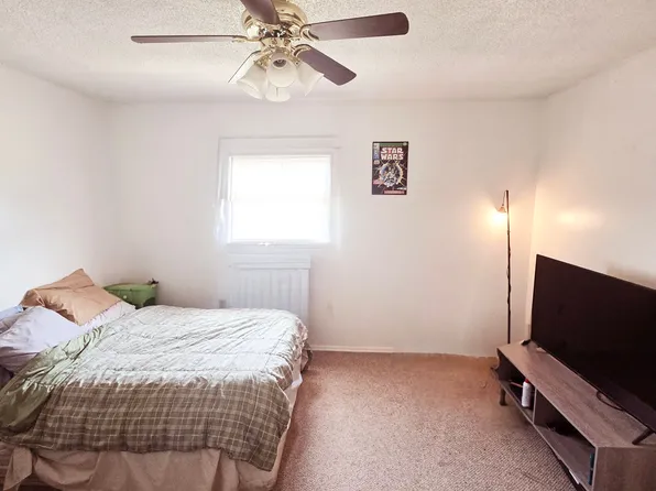 2 bed, 2.5 bath, 850 sqft, $825, (undisclosed Address), Alvin, IL 61811