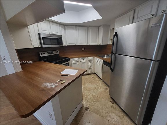 4th image of 8225 Lake Dr APT 405