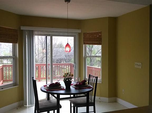 Cozy breakfast nook