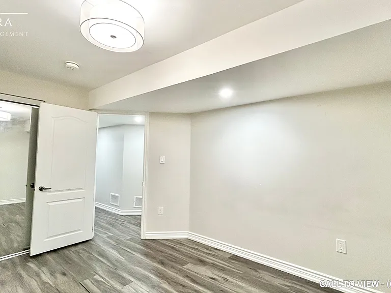 16 Hawtrey Rd #2 — Photo 8