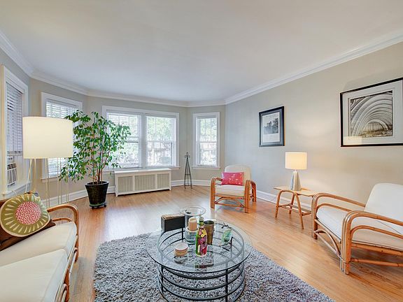 3rd image of 322 N Marion St APT 1S