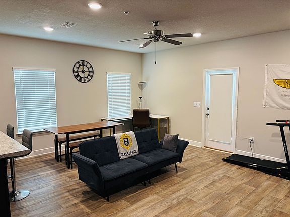5th image of 6028 Royal Port Ct