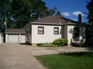 819 Hickory St, Waterloo, IA 50701
