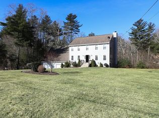 9 Angora Ave, Acushnet, MA 02743