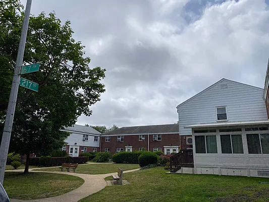 Sold by Winzone Realty Inc | media 24