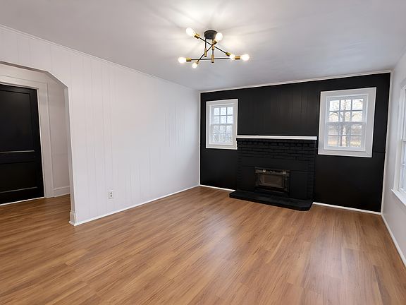 4th image of 2641 Southside Rd