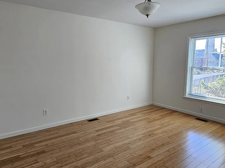 Helix Realty- The Original SOHO LOFTS — Photo 62