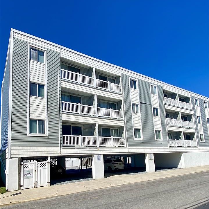 1st image of 3900 Pleasure Ave APT 101