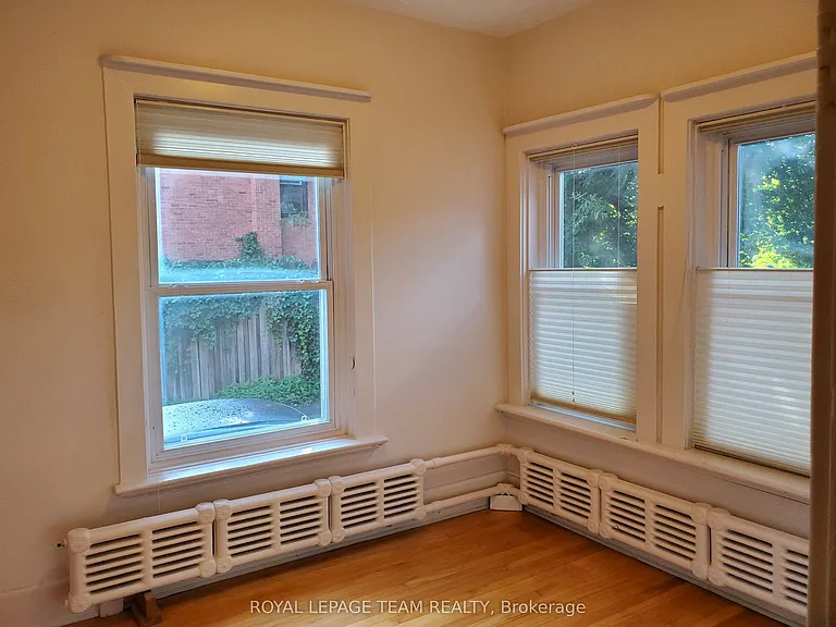 540 Gilmour St #1 — Photo 8