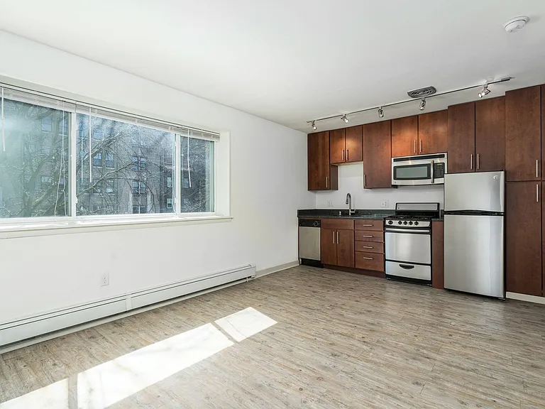 Renovated 1 Bed Renovated 1 Bed
