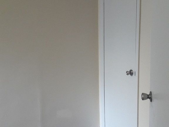 5th image of 524 E 119th St APT 22