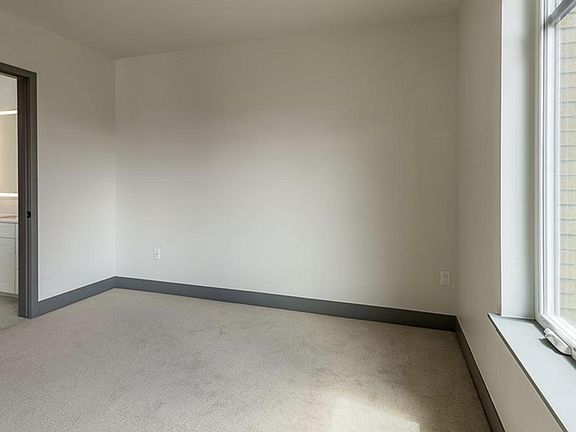 4th image of 1115 S Grant St #208
