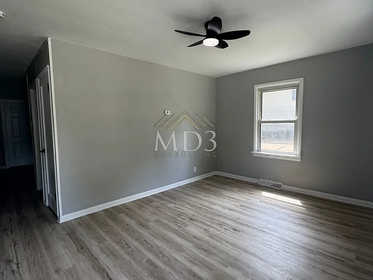 230 Connolly Dr — Photo 7