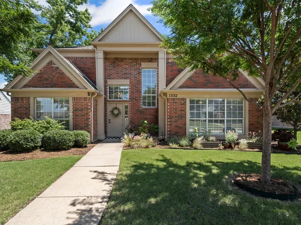 1332 Old Barn Ln, Lewisville, TX 75067