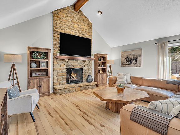 3rd image of 4335 W Hunters Ridge Ln