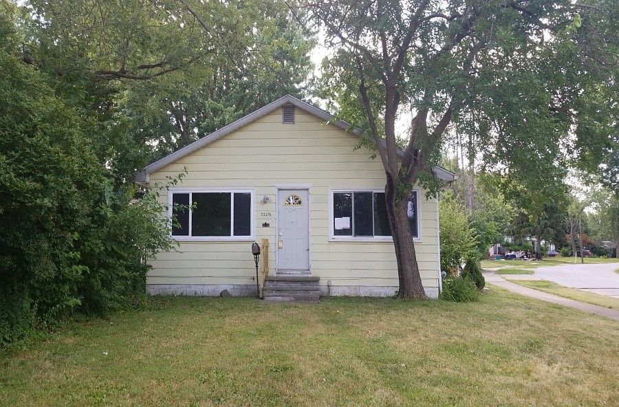 1st image of 33216 Willowick Dr