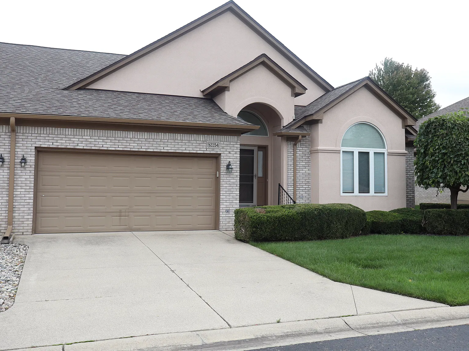 2 bed, 1626 sqft, $2,700 — Photo 2