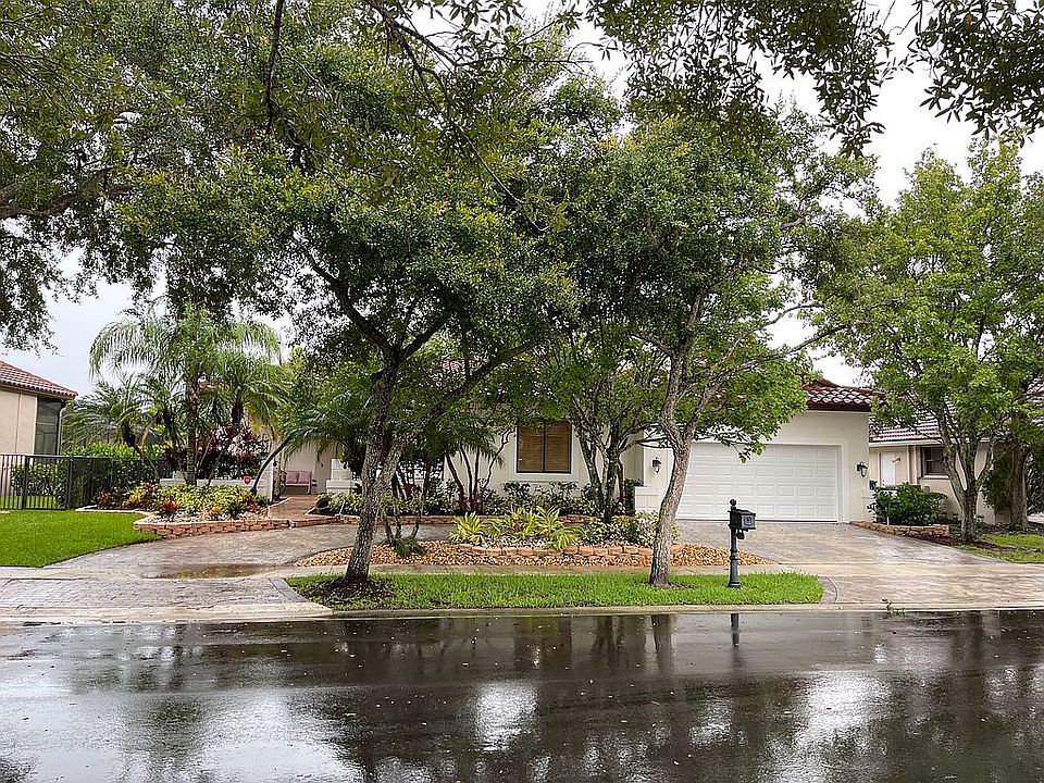 1st image of 1062 Pine Branch Dr