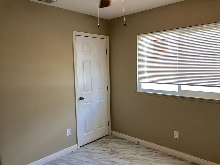 2625 Baltic Ave — Photo 24