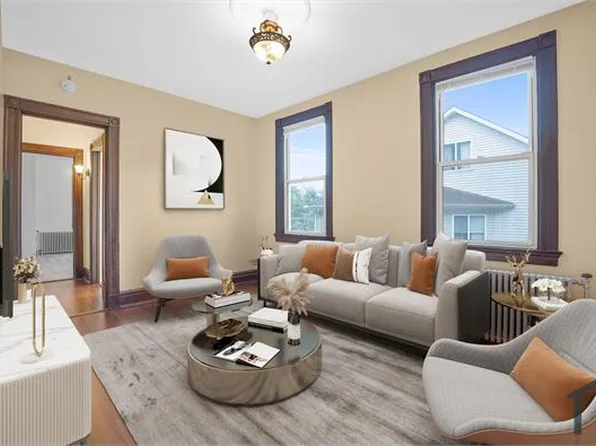 661 Van Duzer St #B, Staten Island, NY 10304