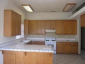 4th image of 1435 Katharine Ave