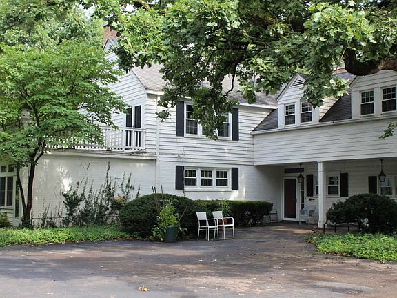 3rd image of 33W490 Thorncroft Dr
