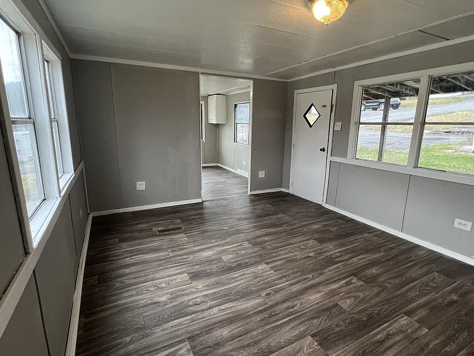236 Thor Ln