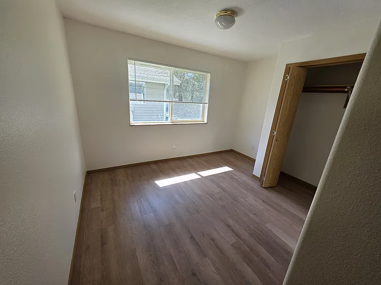 286 Stadium Dr N #6 — Photo 1