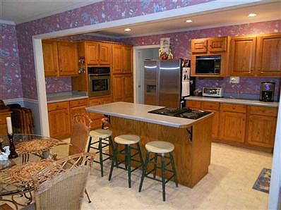 4th image of 26 N Windward Ct