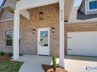 230 Hope Ridge Dr, New Hope, AL 35760
