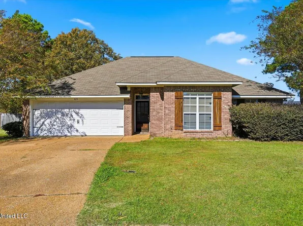 425 Fenway Dr, Brandon, MS 39047