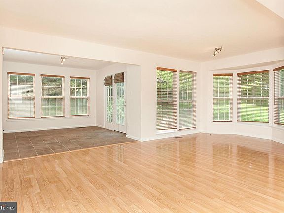3rd image of 9326 Katie Ln