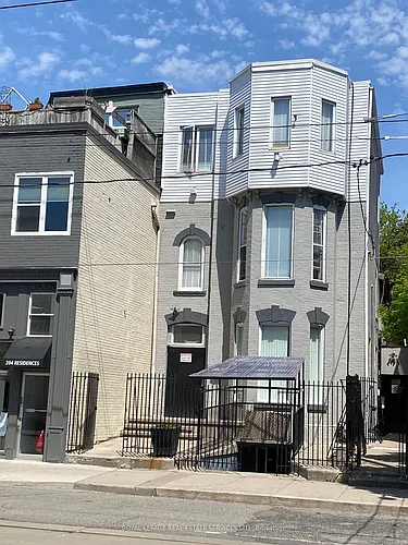 206 Carlton St Photo 1