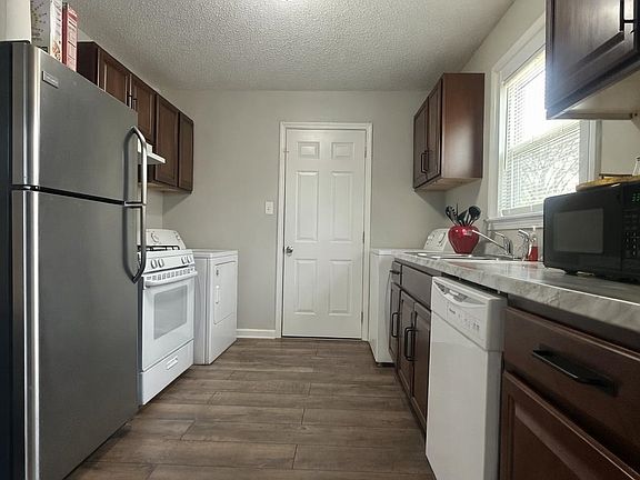 5th image of 3534 Rochester Rd