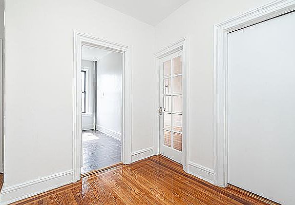 4th image of 2206 38th St APT 3K