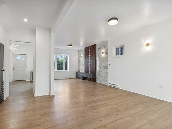 4th image of 5048 W Superior St