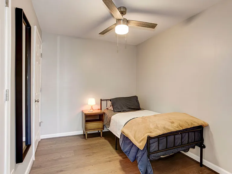 1169 Summit St NE — Photo 43