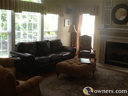 18'7"x16'7" Cathedral Ceiling Great Room with Gas Fireplace