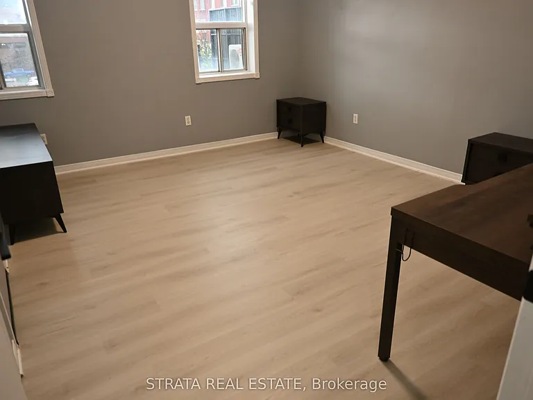 199 King St E #1 — Photo 13