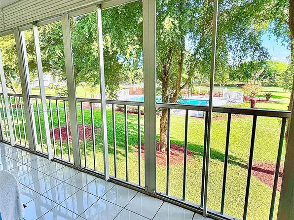5100 Washington St APT 304, Hollywood, FL 33021