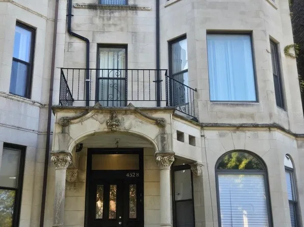 4528 S Avenue G #1, Chicago, IL 60617