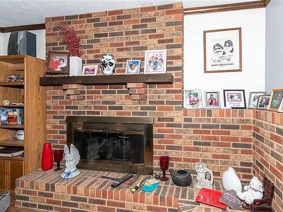 5th image of 10601 Bradley Dr