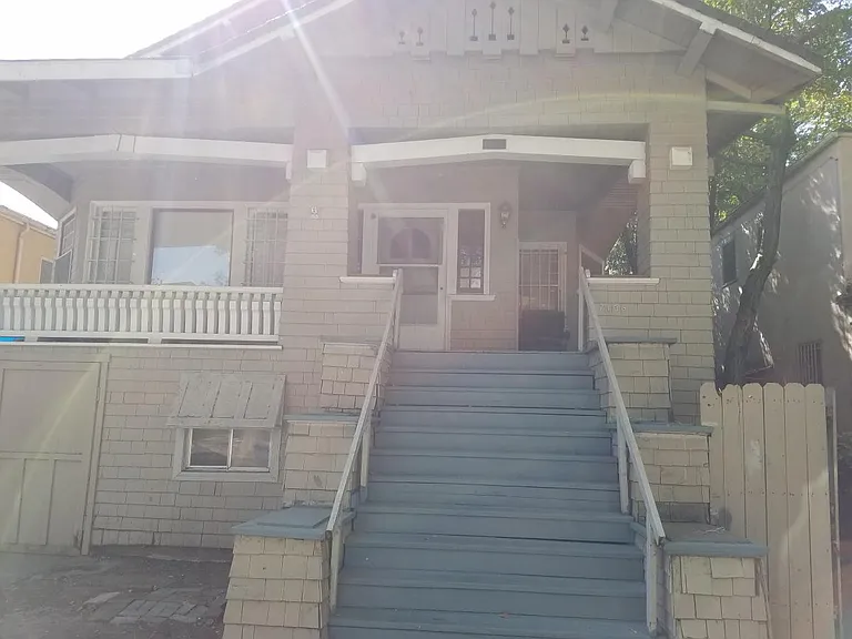 2106 H St — Photo 13