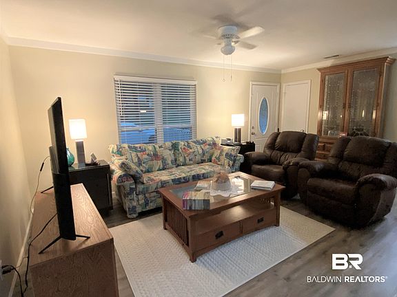 5th image of 1002 Caroline Ave