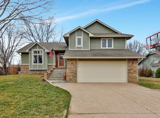 124 E Buckthorn Rd, Derby, KS 67037
