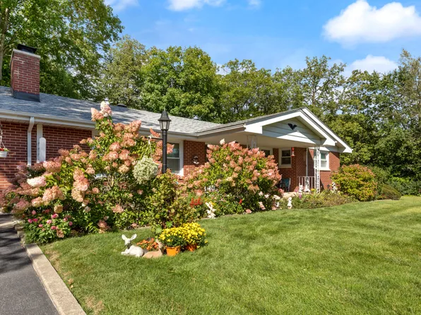 2126 W Thorn Ln, Crete, IL 60417