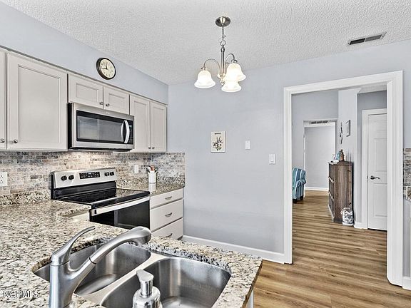 4th image of 1122 Barkentine Dr