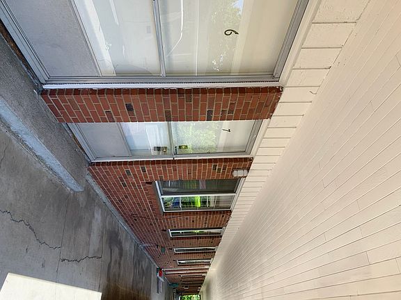 5th image of 1317 E Reserve St APT 4