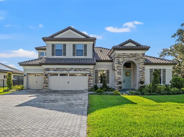 10384 Meadowrun Dr, Lithia, FL 33547