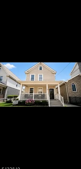 187 Gordon St — Photo 1